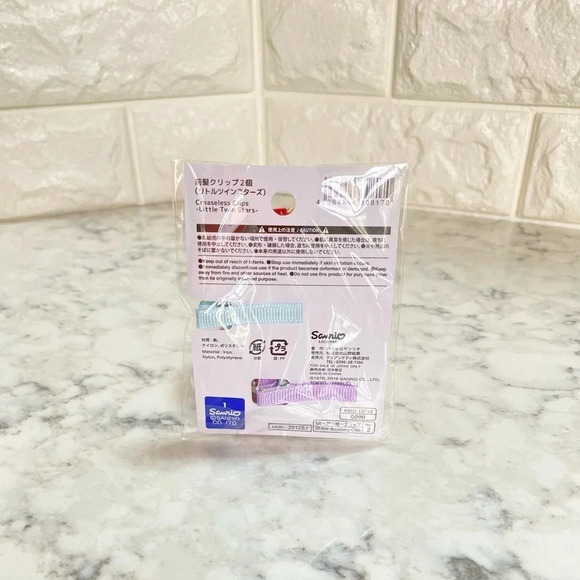 3/$20 🌸 Little Twin Star Hair Clip - Picture 2 of 3